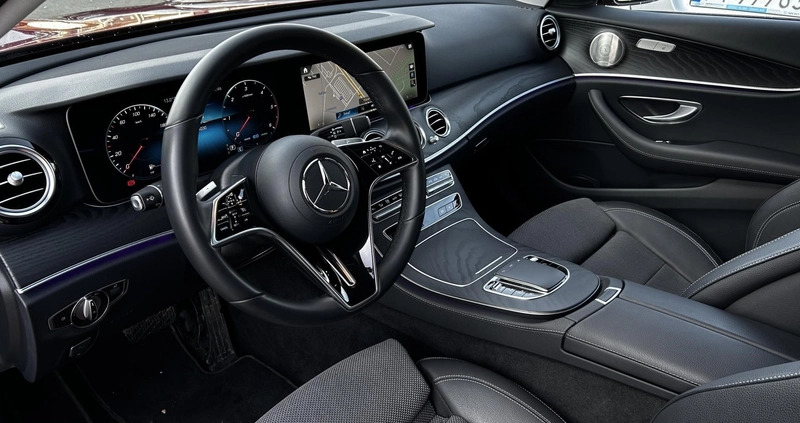 Mercedes-Benz Klasa E cena 245900 przebieg: 24100, rok produkcji 2023 z Strzegom małe 407